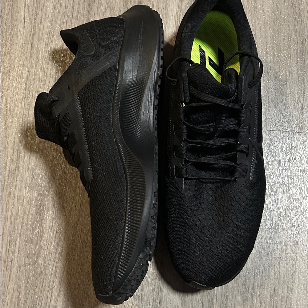 Nike Air Zoom Pegasus 38 Black Athletic Shoes - Picture 5 of 10